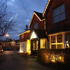 Hotel Corner House Gatwick With Bookable Parking ****